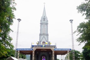 GP.Vinh - Giáo xứ Đồng Tâm khai mạc tam nhật cao điểm tuần chầu đền tạ