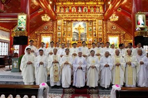 GP.Phát Diệm - Hình ảnh Thánh lễ kỷ niệm cung hiến nhà thờ giáo xứ Hòa Lạc