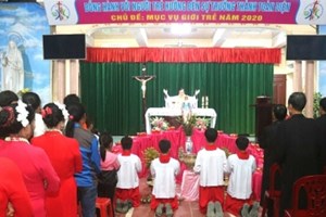GP.Hưng Hóa - Thánh lễ Khánh nhật Truyền giáo và dâng hoa kính Đức Mẹ Mân Côi tại giáo xứ Trại Sơn