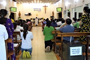 TGP.Sài Gòn - Giáo xứ Hiển Linh: Chầu Thánh thể trong ngày Khánh nhật Truyền giáo 18-10-2020