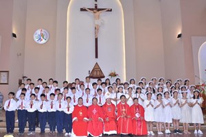 TGP.Sài Gòn - Giáo xứ Hà Đông: Thánh lễ ban Bí tích Thêm Sức ngày 25-10-2020