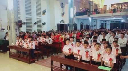 GP.Hưng Hóa - Giáo xứ Bãi Dòng: Hồng Ân Rước Lễ lần đầu