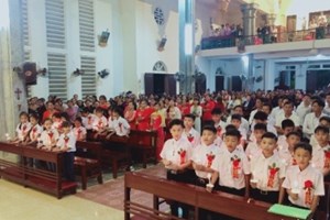 GP.Hưng Hóa - Giáo xứ Bãi Dòng: Hồng Ân Rước Lễ lần đầu
