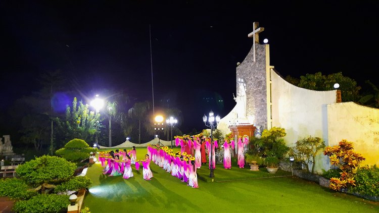 GP.Bắc Ninh - Don Bosco Hòa An sống cùng Mẹ trong tháng Mân Côi