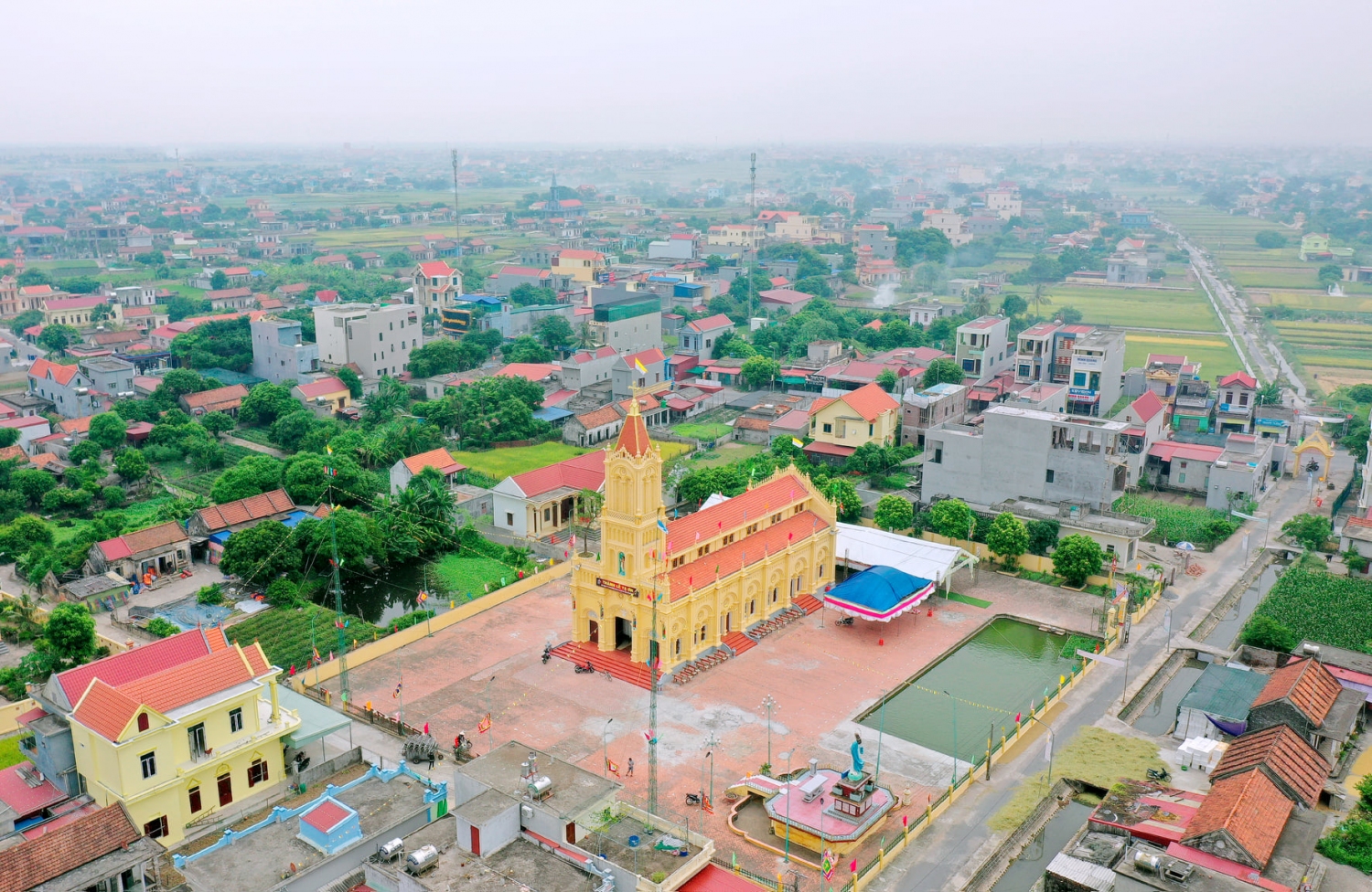 GP.Bùi Chu - Họ Thánh Gia mừng khánh thành trùng tu nhà thờ