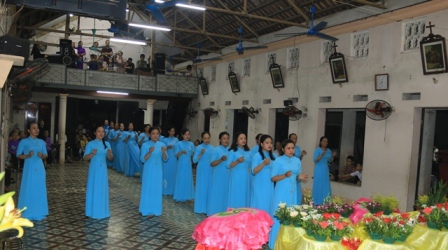 GP.Hưng Hóa - Dâng hoa và Thánh lễ mừng kính Đức Mẹ Mân Côi tại giáo họ Chàng Sơn