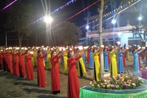 GP.Hưng Hóa - Giáo xứ Đại Phác rước kiệu, dâng hoa khai mạc tháng Mân Côi và Thánh lễ mừng kính Thánh Têrêsa Hài đồng Giêsu