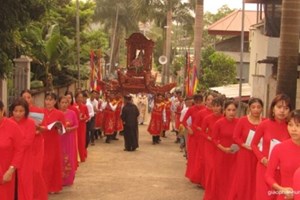 GP.Hưng Hóa - Giáo xứ Phù Lao rước kiệu tôn vinh Mẹ Mân Côi