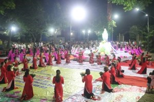 GP.Hưng Hóa - Giáo xứ Thuấn Nội dâng hoa khai mạc tháng Mân Côi