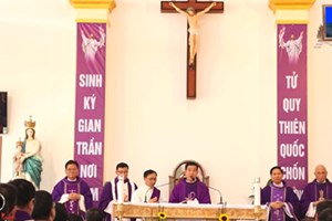 GP.Hưng Hóa - Thánh lễ an táng ông cố Anphongsô Nguyễn Quang Huy tại giáo xứ Phù Lao
