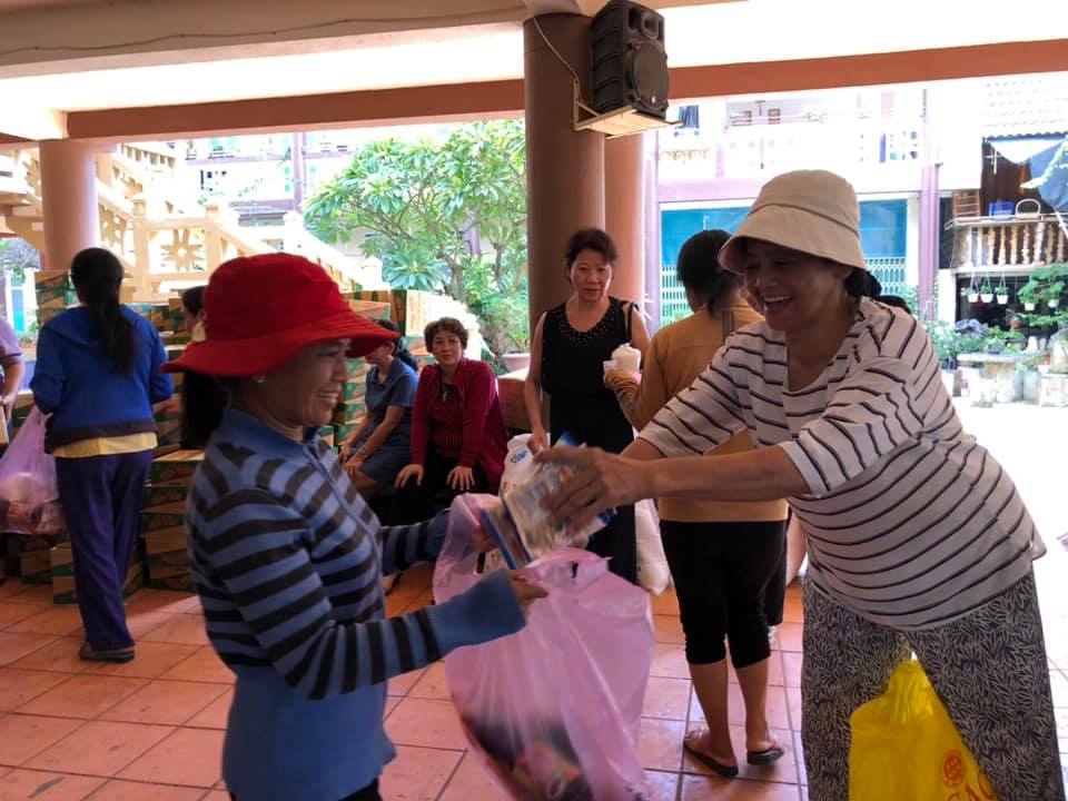 TGP.Sài Gòn - Caritas giáo xứ Phú Hòa: Hành hương Đức Mẹ Măng Đen và chia sẻ bác ái Tây Nguyên ngày 2-10-2020