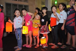 TGP.Sài Gòn - Giáo xứ Bình An Thượng: lễ kính thánh Têrêsa Hài đồng Giêsu và mừng Tết Trung thu 2020
