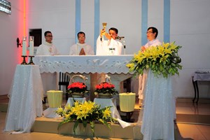TGP.Sài Gòn - Giáo xứ Mai Khôi: Mừng Bổn mạng giáo xứ và Tạ ơn Tân linh mục