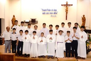 TGP.Sài Gòn - Giáo xứ Hiển Linh: Lễ kính thánh Stanislaô - Bổn mạng lễ sinh ngày 12-11-2020