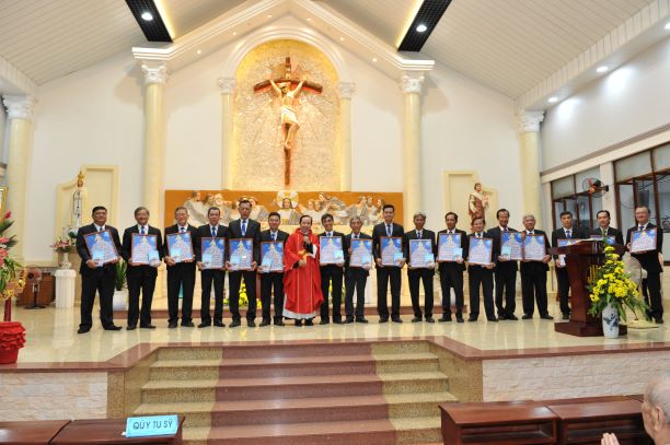 TGP.Sài Gòn - Giáo xứ Nữ Vương Hòa Bình: Mừng lễ Bổn mạng Hội đồng Mục vụ ngày 15-11-2020