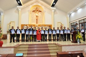 TGP.Sài Gòn - Giáo xứ Nữ Vương Hòa Bình: Mừng lễ Bổn mạng Hội đồng Mục vụ ngày 15-11-2020