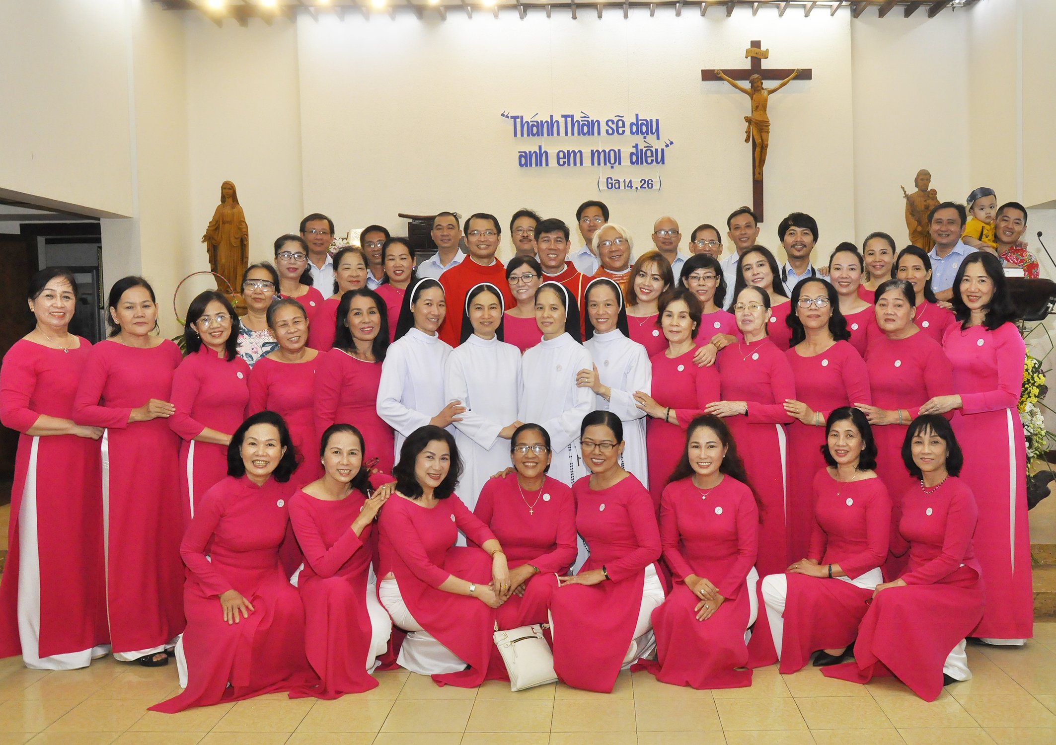 TGP.Sài Gòn - Giáo xứ Hiển Linh: Mừng thánh bổn mạng ca đoàn Cécilia ngày 20-11-2020