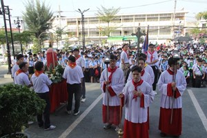 TGP.Sài Gòn - Giáo xứ Thủ Đức: Đoàn Thiếu nhi Thánh Thể mừng bổn mạng 2020