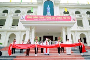 GP.Bùi Chu - Phạm Pháo khánh thành trường Giáo lý