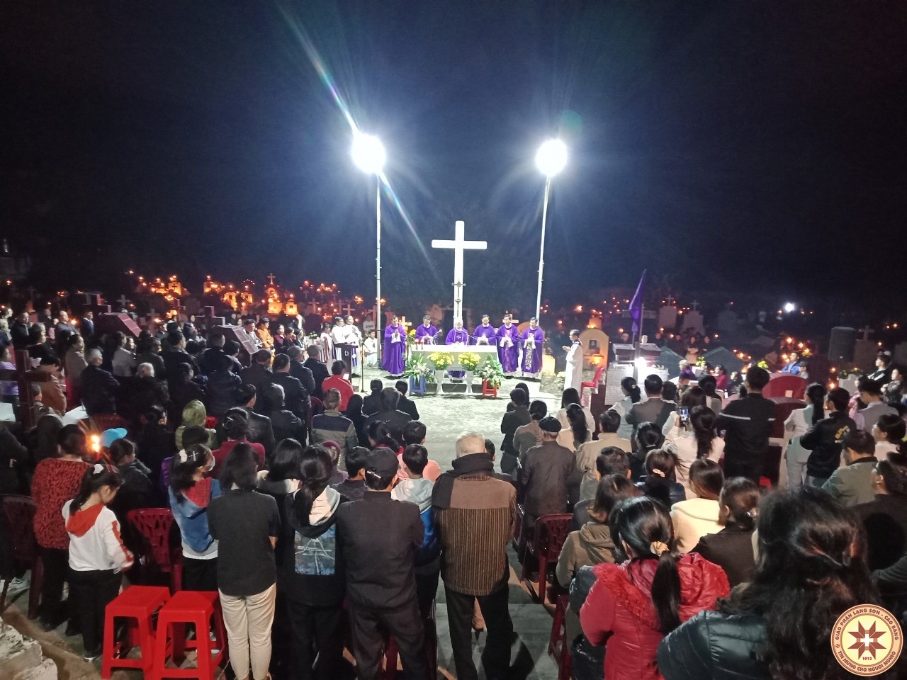 GP.Lạng Sơn - Thánh lễ cầu cho các tín hữu đã qua đời tại Vườn Thánh Cửa Nam