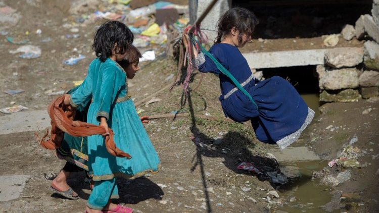 Giáo hội Pakistan vui mừng vì Arzoo, 13 tuổi, bị bắt cóc và ép theo Hồi giáo, được giải cứu