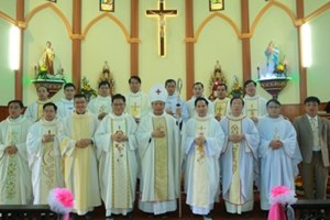 GP.Hưng Hóa - Thánh lễ tạ ơn, cắt băng khánh thành và làm phép nhà thờ giáo họ Yên Dục, giáo xứ Hạ Hiệp