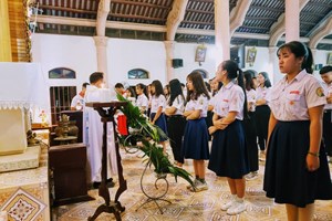 GP.Bắc Ninh - Gx. Mỹ Lộc: Thánh lễ tuyên hứa và nâng khăn cho 200 thiếu nhi Thánh Thể