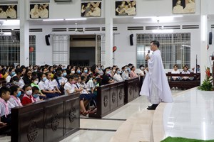 TGP.Sài Gòn - Giới trẻ giáo xứ Nhân Hòa mừng bổn mạng Đức Mẹ Vô Nhiễm Nguyên Tội 2020