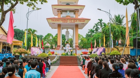 GP.Hưng Hóa - Giáo hạt Đông Nam Phú Thọ: Thánh lễ mở Năm Thánh kỷ niệm 125 năm thành lập giáo phận