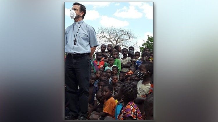 ĐTC tiếp tục gần gũi với người dân Cabo Delgado của Mozambique
