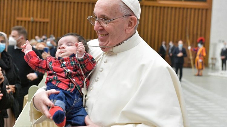 ĐTC tiếp kiến các nhân viên Vatican