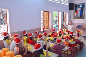 TGP.Sài Gòn - Giáo xứ Hà Đông: Lớp học tình thương Mừng Chúa Giáng sinh 2020
