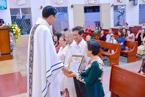 TGP.Sài Gòn - Giáo xứ Hà Đông: Mừng lễ Thánh Gia Thất - Kỷ niệm Hôn phối ngày 26-12-2020