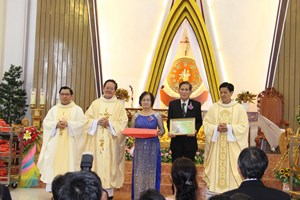 TGP.Sài Gòn - Giáo xứ Bùi Phát: Lễ Thánh Gia - Bổn mạng Giáo khu Thánh Gia và kỷ niệm các đôi Hôn phối 2020