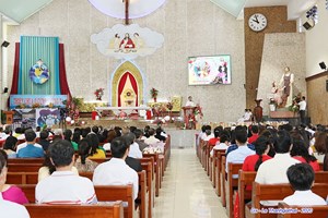 TGP.Sài Gòn - Giáo xứ Tân Phú: Kỷ niệm hôn phối trong ngày Lễ Thánh Gia 2020