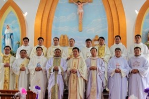 GP.Hưng Hóa - Thánh lễ tạ ơn cắt băng khánh thành và làm phép nhà thờ giáo họ Liên Sơn