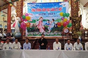 GP.Bùi Chu - Tang Điền khai giảng năm học giáo lý
