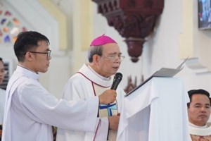 GP.Hưng Hóa - Bài cám ơn của Đức cha Gioan Maria Vũ Tất trong Thánh lễ tạ ơn kết thúc sứ vụ Giám mục Chính tòa