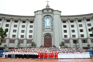 GP.Thái Bình - Thánh Lễ Ban Bí Tích Thêm Sức cho 301 em tại Nhà thờ Chính toà Thái Bình
