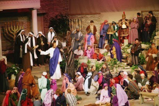 Thứ Ba tuần 18 Thường niên (Mt 15,1-2.10-14)