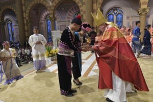 Các nhà lãnh đạo tôn giáo Thái Lan hành hương thúc đẩy hòa bình