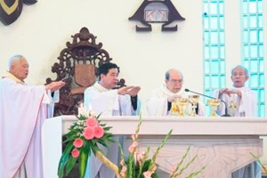 GP.Hưng Hóa - Giáo xứ Chính tòa Sơn Lộc: Kỷ niệm ngày cung hiến Nhà thờ và Hội chợ Thiếu nhi