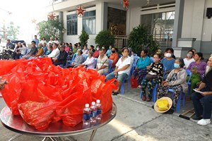TGP.Sài Gòn - Caritas giáo xứ Bình Chiểu: Trao quà Tết cho các bệnh nhân và gia đình có hoàn cảnh khó khăn