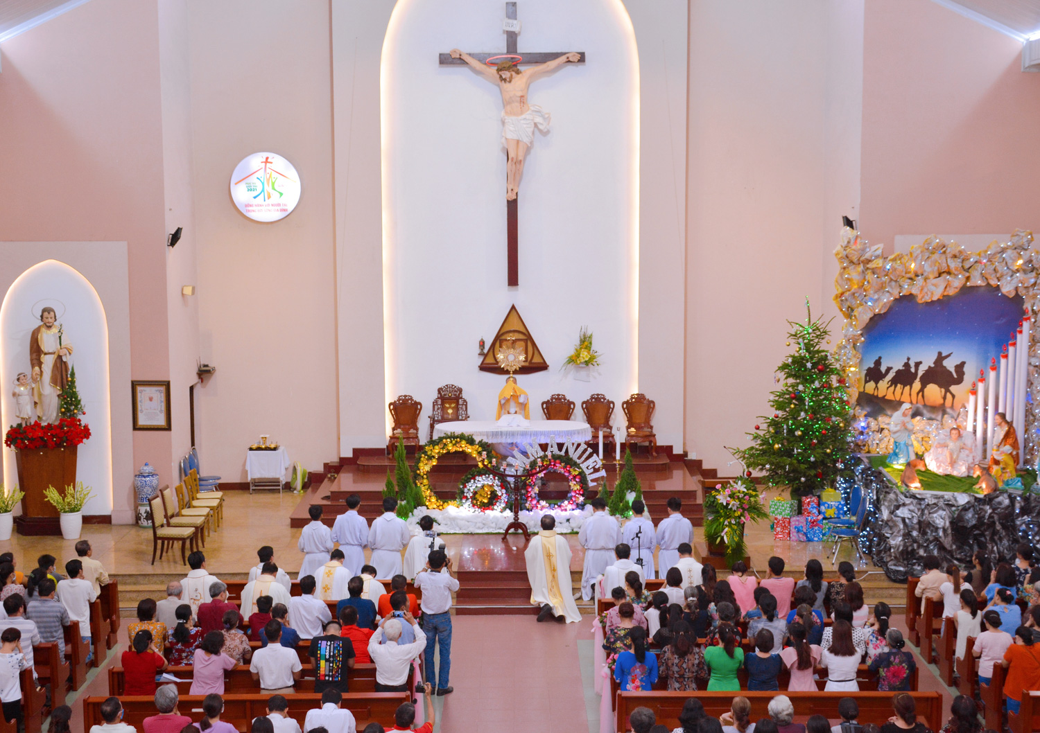 TGP.Sài Gòn - Giáo xứ Hà Đông: Mừng lễ Chúa Hiển Linh - Cung nghinh Thánh Thể ngày 3-1-2021