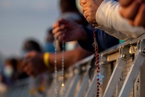 Vatican phổ biến tài liệu giúp các gia đình lần hạt Mân Côi