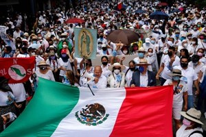 Một triệu người Mexico tuần hành vì phụ nữ và sự sống