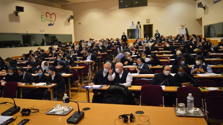 ĐTC gửi sứ điệp video cho các nữ tu Nữ tử Bác ái thánh Vinh Sơn