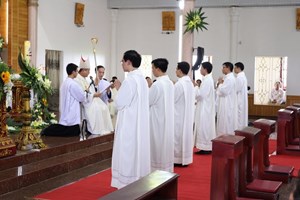GP.Bùi Chu - Thánh lễ phong chức Phó tế cho 15 chủng sinh