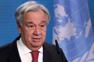 Dòng Phanxicô tại Assisi tặng “Ngọn đèn hòa bình” cho ông António Guterres, Tổng Thư ký Liên Hiệp Quốc