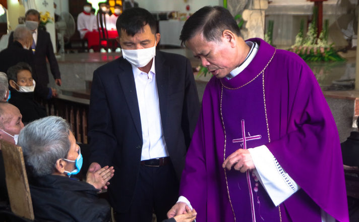 GP.Vinh - Giáo xứ Hội Yên tổ chức ngày hội Giáng Sinh cho các bậc cao niên và người khuyết tật